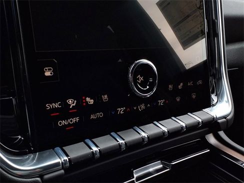 New 2026 GMC Yukon Denali w/ Denali Reserve Package image 8