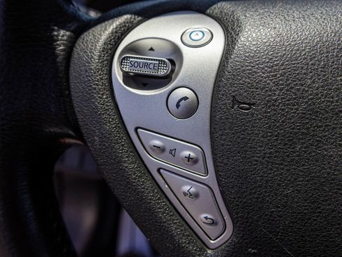 Used 2014 Nissan Leaf SL FWD image 30