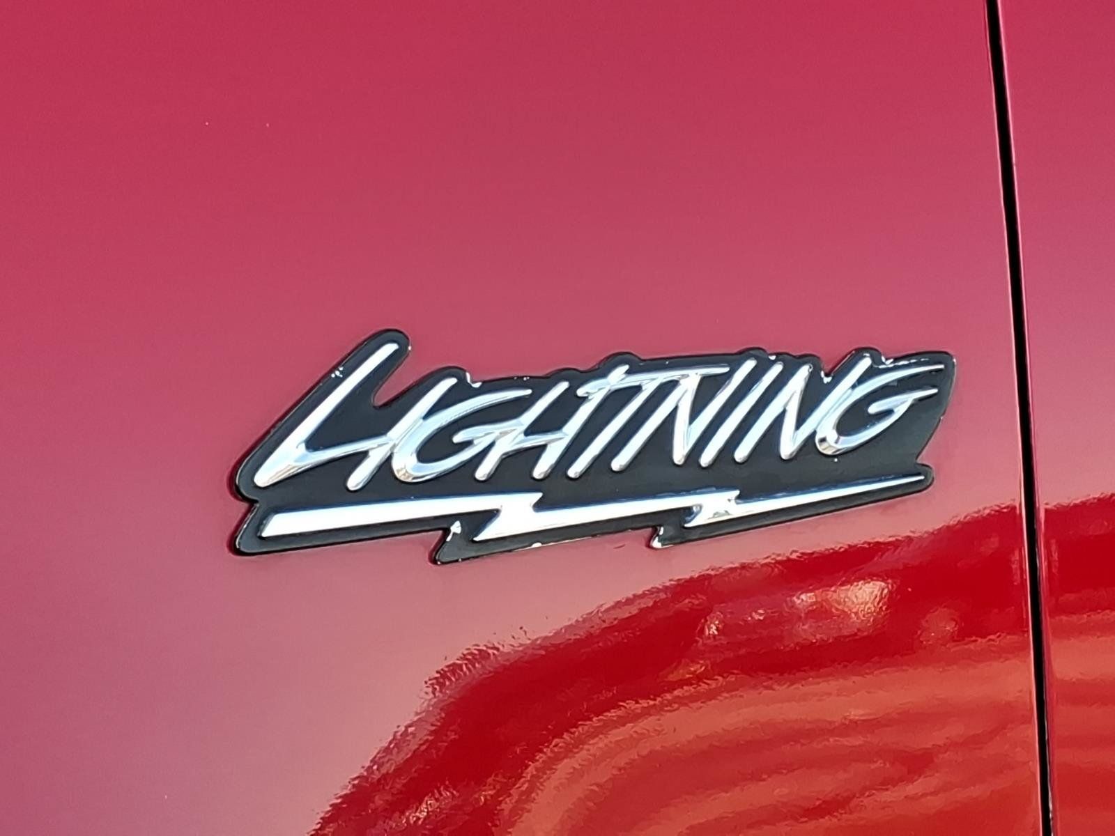Used 2000 Ford F150 Lightning RWD image 7