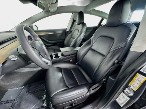 Used 2022 Tesla Model 3 Standard Range RWD image 10