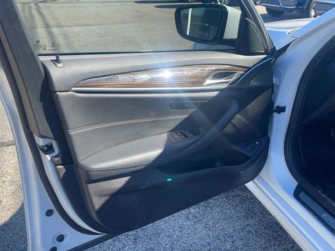 Used 2019 BMW 530e xDrive image 8