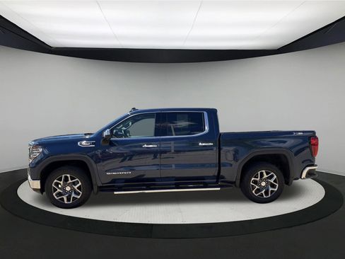 Used 2023 GMC Sierra 1500 SLT w/ SLT Premium Plus Package AWD/4WD image 4