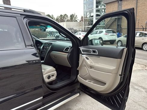 Used 2012 Ford Explorer XLT image 24