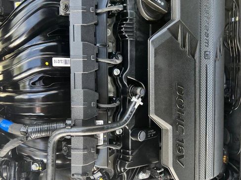 Used 2024 Hyundai Elantra SEL FWD image 17