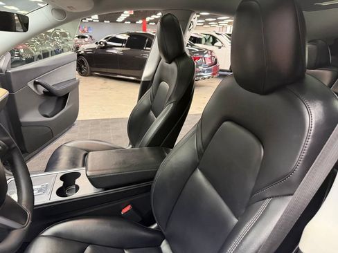 Used 2021 Tesla Model Y Long Range AWD/4WD image 31