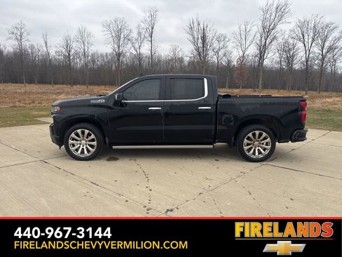 Used 2019 Chevrolet Silverado 1500 High Country w/ Technology Package image 2