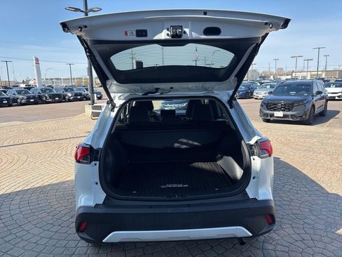 Used 2025 Toyota Corolla Cross XLE w/ Convenience Package AWD/4WD image 32