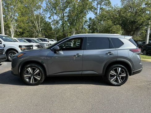 Used 2026 Nissan Rogue SL FWD image 2
