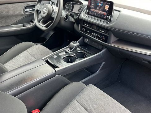 Used 2023 Nissan Rogue SV image 16