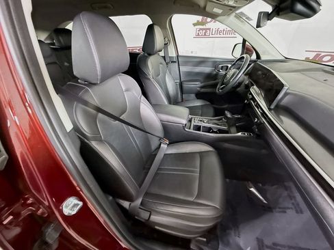 Used 2025 Kia Sorento S AWD/4WD image 30
