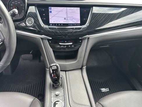 Used 2020 Cadillac XT6 Premium Luxury image 10