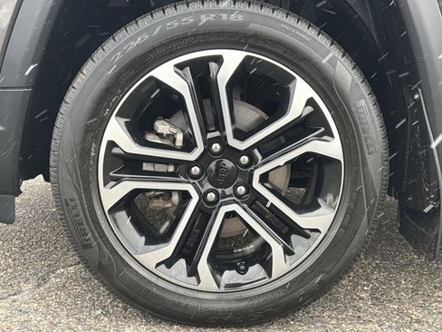 Used 2022 Jeep Compass Limited image 11