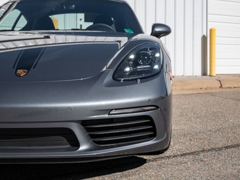 Used 2025 Porsche 718 Cayman image 12