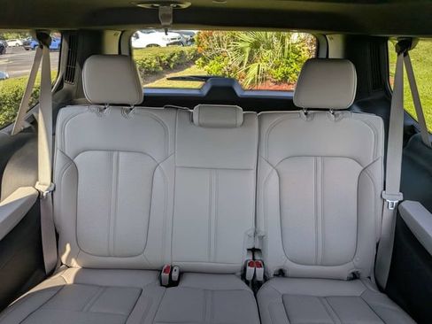 Used 2026 Jeep Grand Wagoneer L Limited AWD/4WD image 15