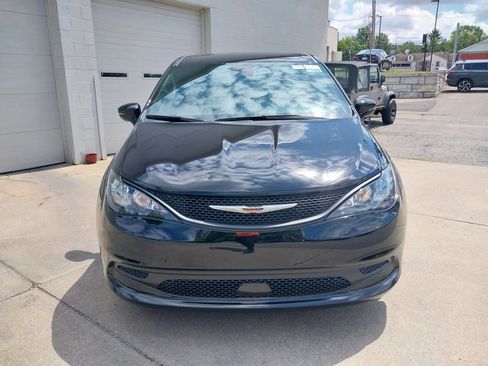 New 2026 Chrysler Voyager LX image 2