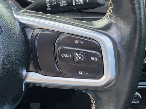 Used 2020 Jeep Wrangler Unlimited Sahara image 23