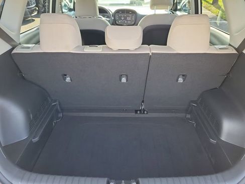 Used 2025 Kia Soul LX w/ LX Technology Package FWD image 10