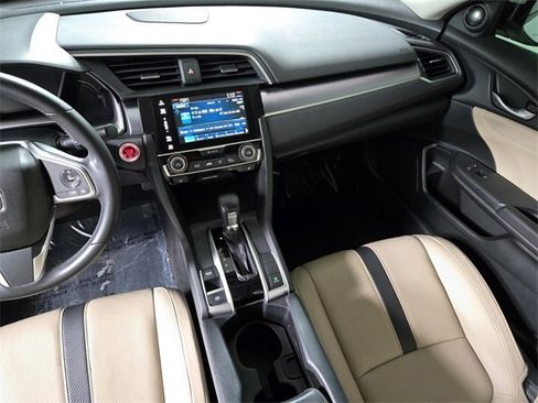 Used 2016 Honda Civic Touring image 18
