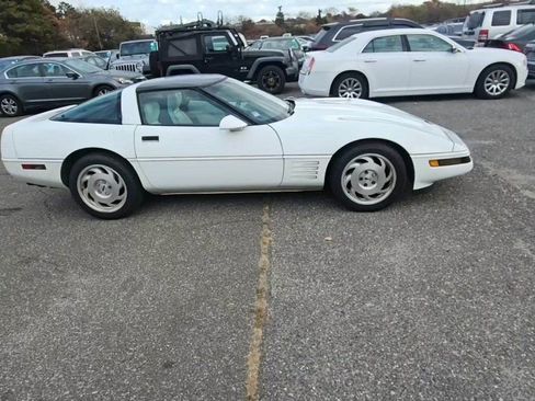 Used 1993 Chevrolet Corvette Coupe image 2