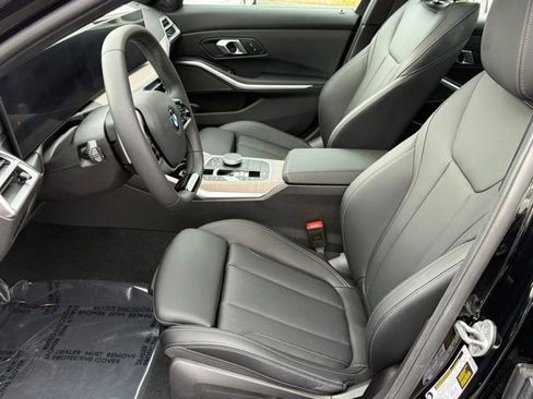 Used 2025 BMW 330i Sedan w/ Premium Package image 20