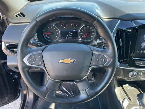 Used 2023 Chevrolet Traverse LT image 12