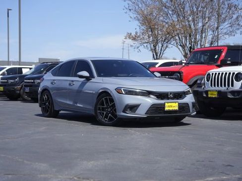 Used 2022 Honda Civic Sport Touring image 2