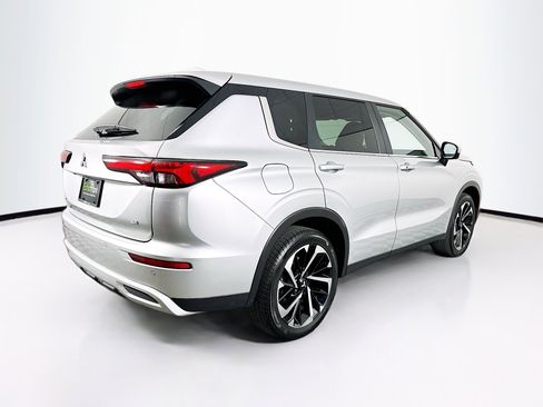 Used 2024 Mitsubishi Outlander SE Black Edition image 9