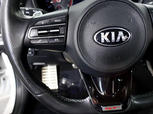 Used 2018 Kia Stinger GT2 image 26