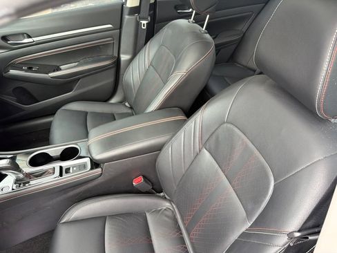 Used 2023 Nissan Altima 2.5 SR w/ SR Premium Package AWD/4WD image 9
