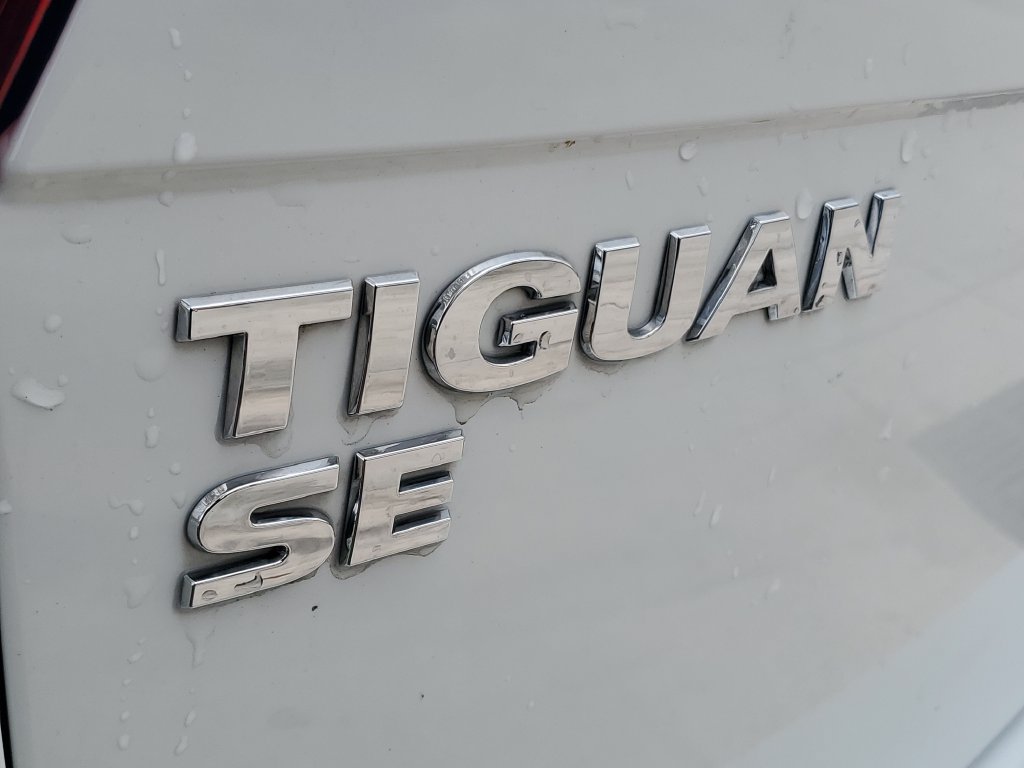 Used 2020 Volkswagen Tiguan SE R-Line FWD image 7