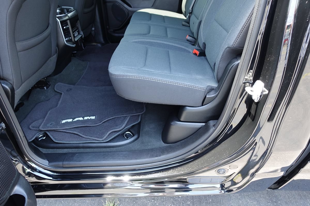 Used 2023 RAM 1500 Big Horn AWD/4WD image 23