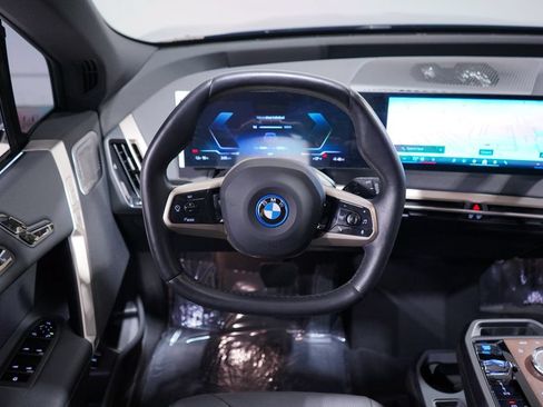 Used 2024 BMW iX xDrive50 w/ Premium Package AWD/4WD image 11