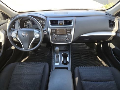 Used 2016 Nissan Altima 2.5 S w/ Power Driver Seat Package FWD image 9