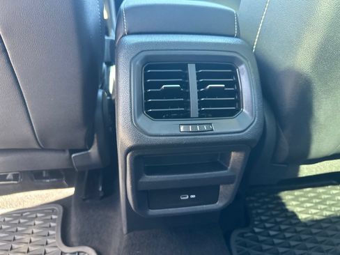 Certified 2023 Volkswagen Taos SE AWD/4WD image 21
