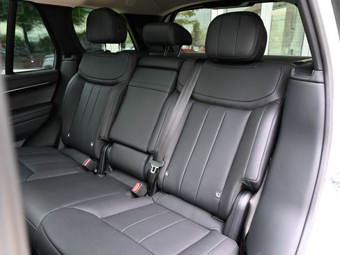 Used 2025 Land Rover Range Rover SE AWD/4WD image 35