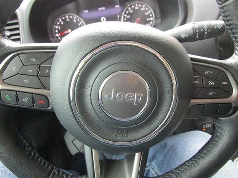 Used 2022 Jeep Renegade Latitude w/ Convenience Group image 26