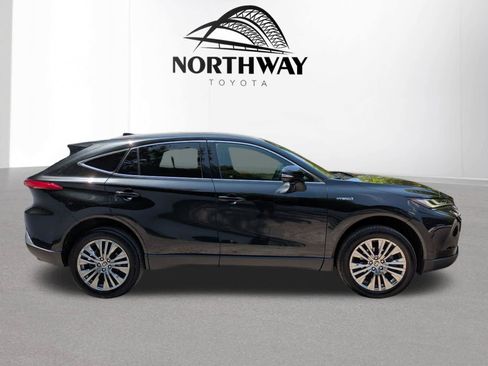 Used 2021 Toyota Venza XLE w/ Softex Package AWD/4WD image 2