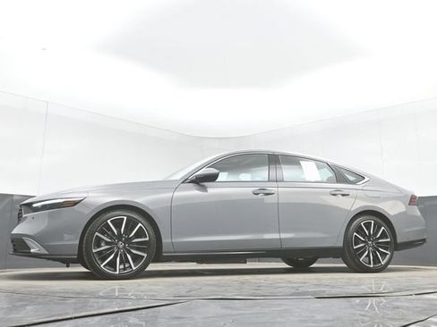 Certified 2025 Honda Accord Touring image 44