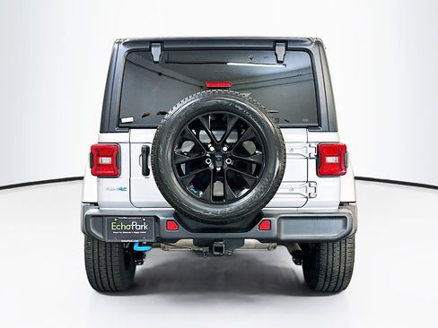Used 2023 Jeep Wrangler Sahara image 7