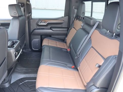 Certified 2023 Chevrolet Silverado 1500 High Country w/ High Country Premium Package AWD/4WD image 14