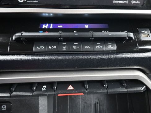 Used 2022 Toyota Tundra SR5 w/ SR5 Convenience Package image 25