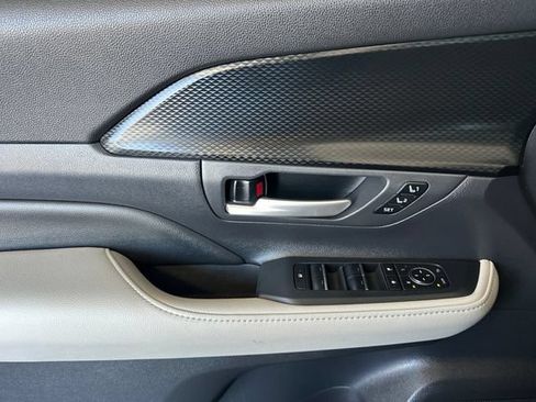 Certified 2026 Toyota Grand Highlander AWD Hybrid image 14