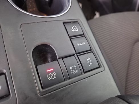 Used 2023 Toyota Highlander L AWD/4WD image 26