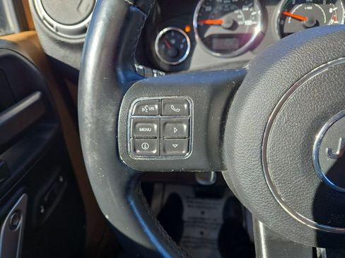 Used 2015 Jeep Wrangler Unlimited Sahara w/ Connectivity Group AWD/4WD image 16