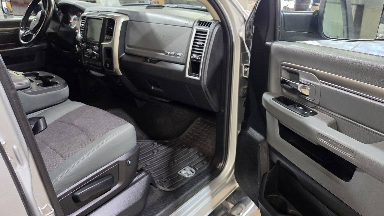 Used 2016 RAM 1500 Big Horn AWD/4WD image 16