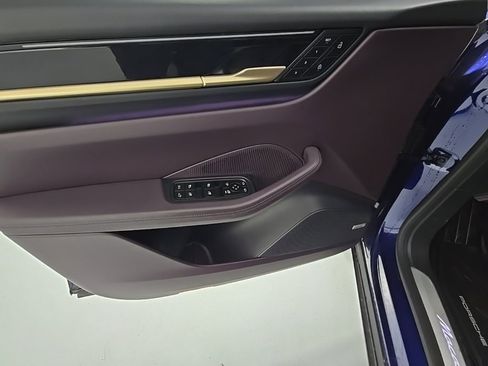 Used 2024 Porsche Macan 4 Electric image 15