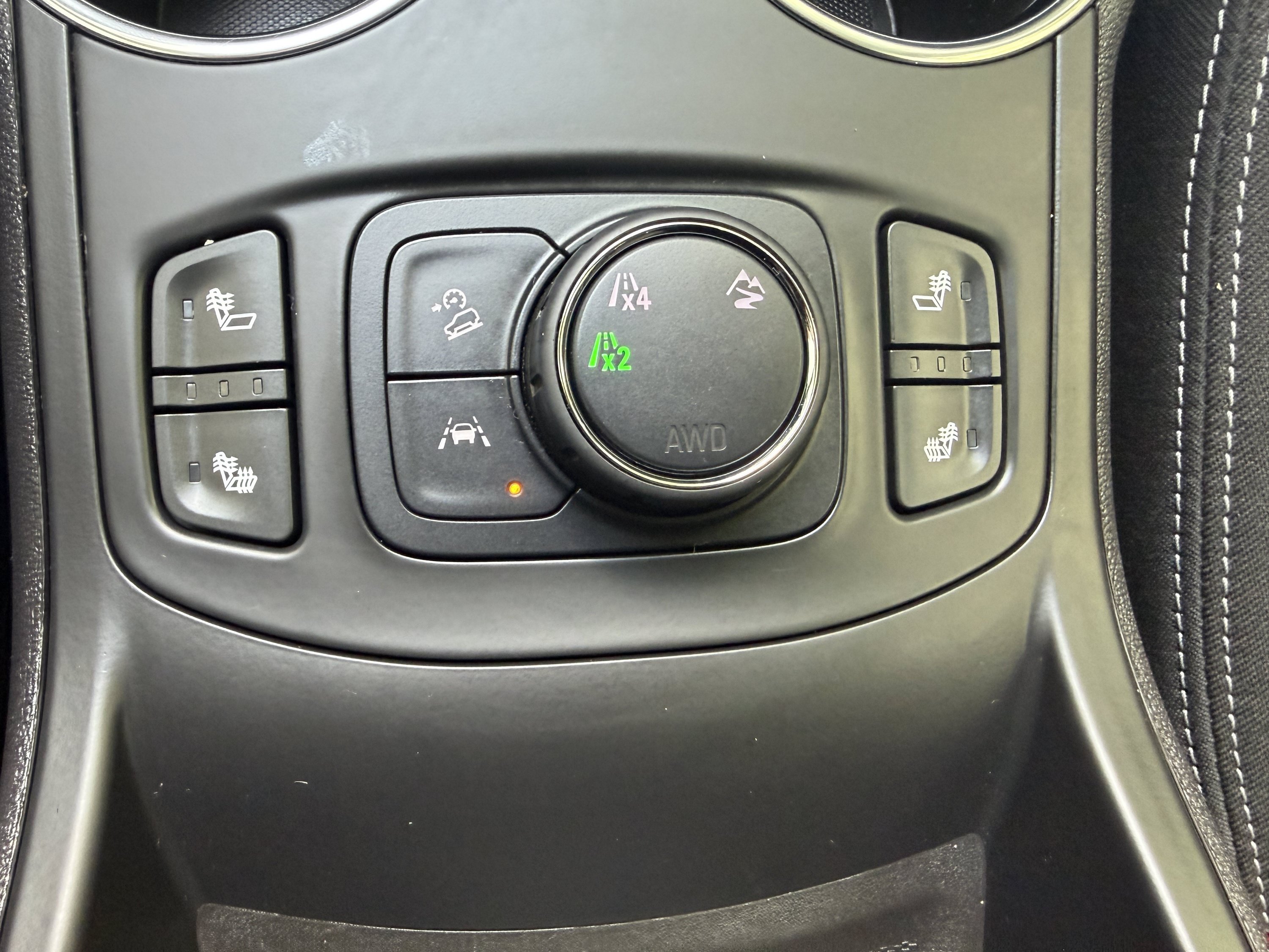 Used 2024 GMC Terrain SLE w/ Driver Convenience Package AWD/4WD image 13