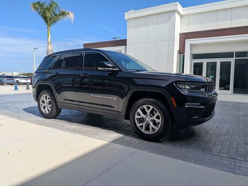 Used 2023 Jeep Grand Cherokee Limited RWD image 2