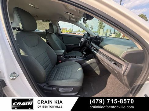 Used 2025 Kia K4 EX FWD image 29