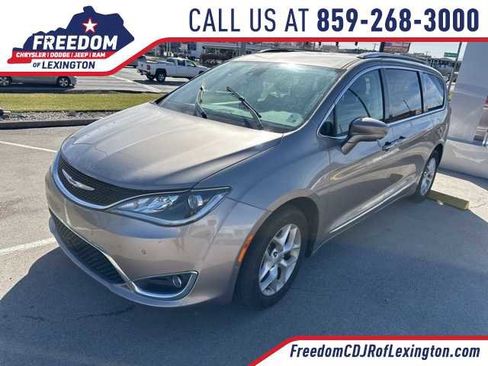 Used 2018 Chrysler Pacifica Touring-L Plus w/ Advanced Safetytec Group image 1